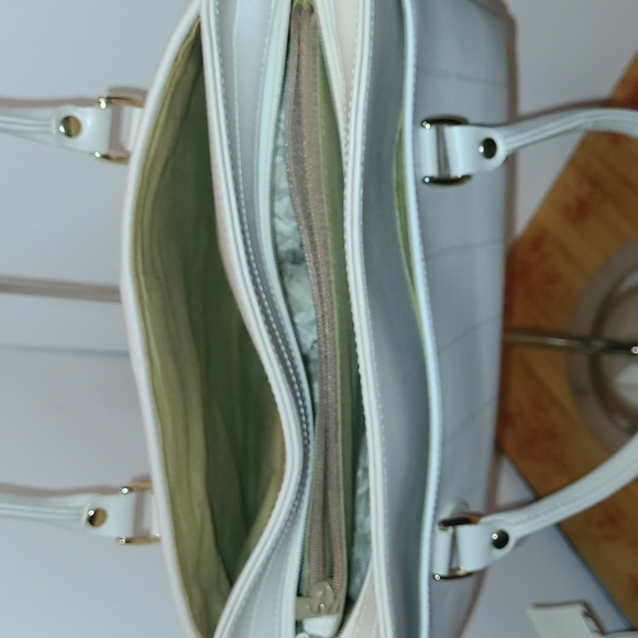 Liz Claiborne - Picture 4 of 4